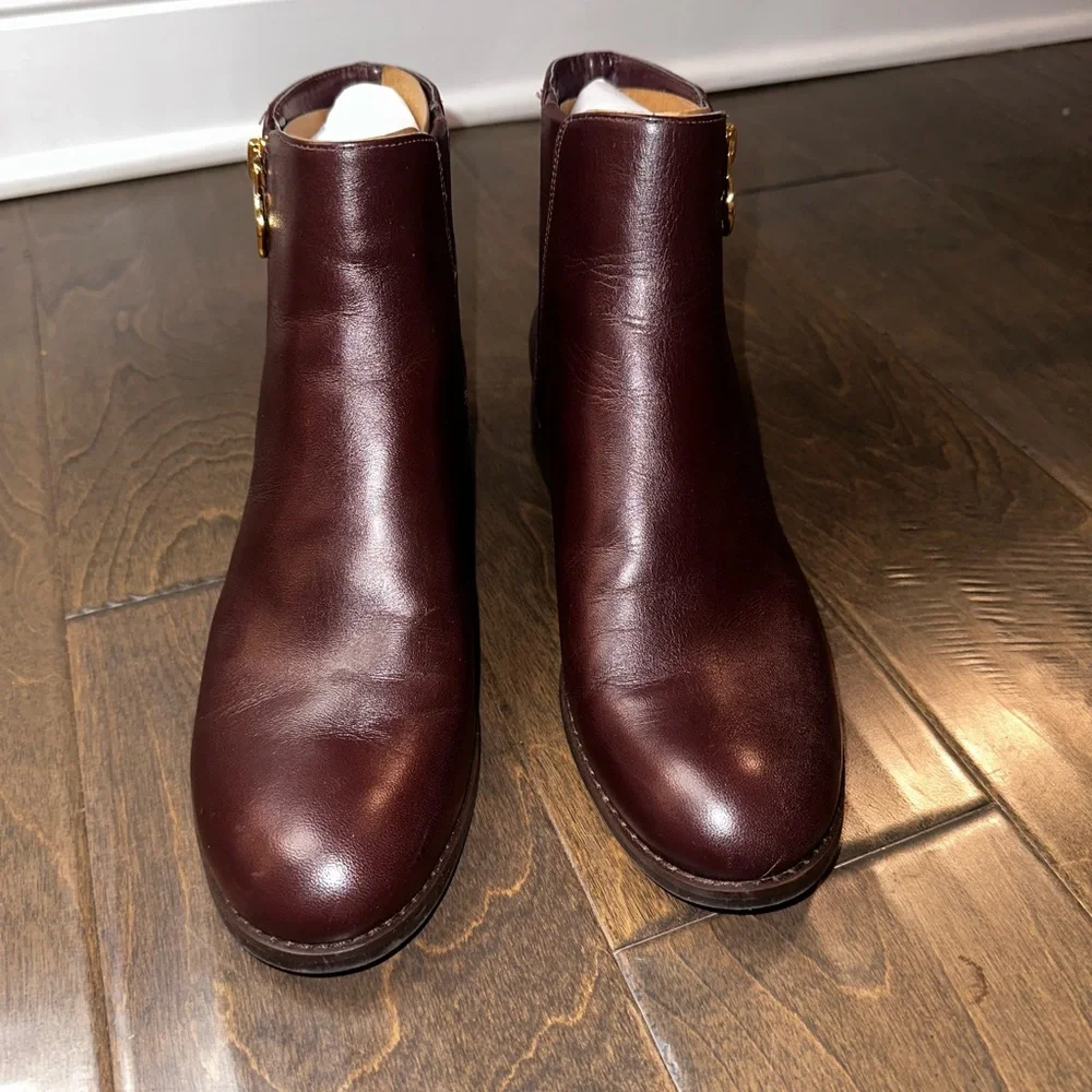 Michael Kors Lainey Leather Flat Ankle Boot Gold Zip Dark Rich Brown Size 7.5